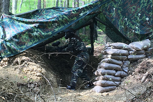 Lasertag spielen auch im Wald in der Steiermark