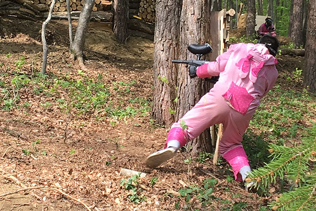 Paintball spielen im Wald nähe Graz in der Steiermark